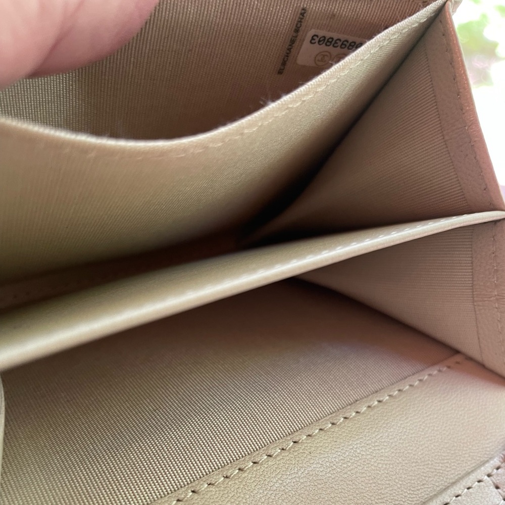 ❌❌❌SOLD❌❌❌CHANEL 19 Authentic Cardholder On Chain - Picture 8 of 16